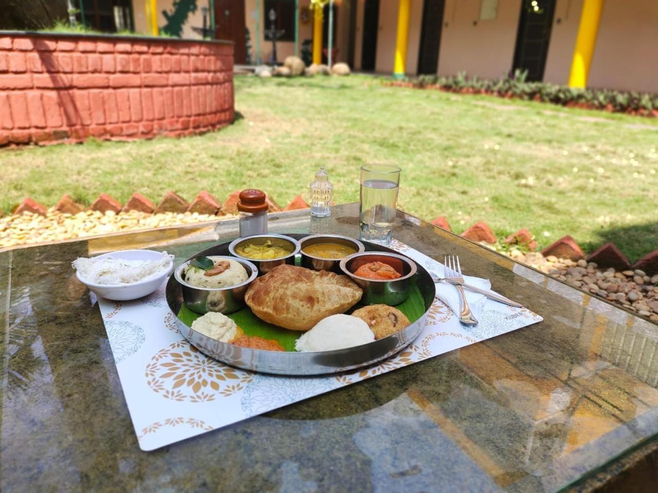 Hotel La Courtyard Puducherry Zewnętrze zdjęcie
