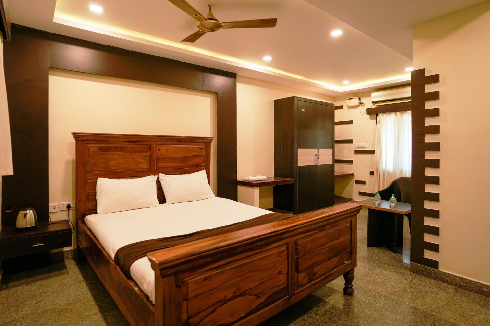 Hotel La Courtyard Puducherry Zewnętrze zdjęcie